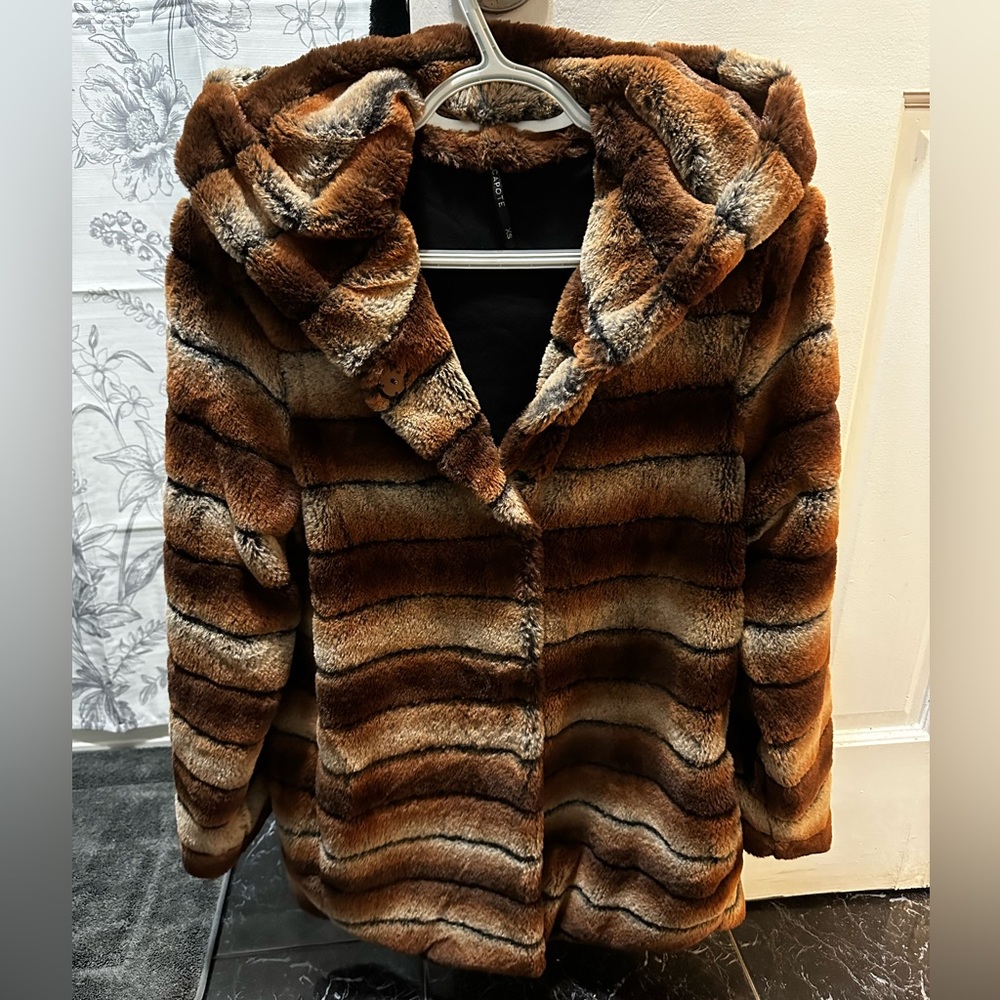 Faux fur jacket🧸